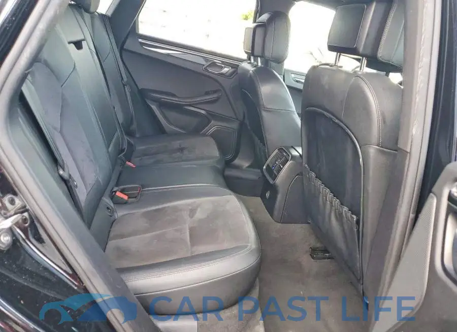 WP1AA2A51JLB15809# 11