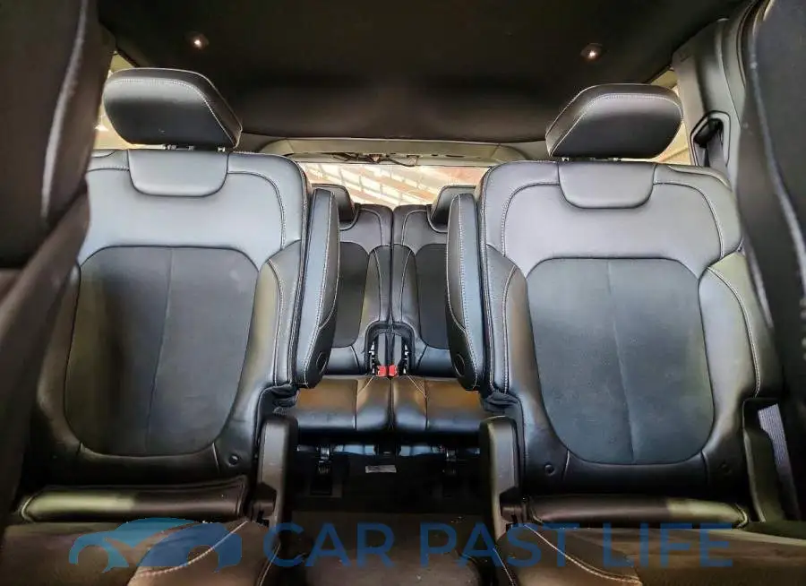 1C4RJJAG9P8742995# 10