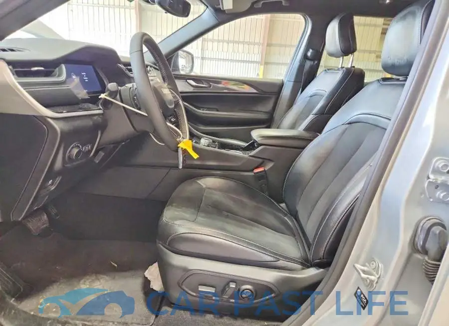 1C4RJJAG9P8742995# 7