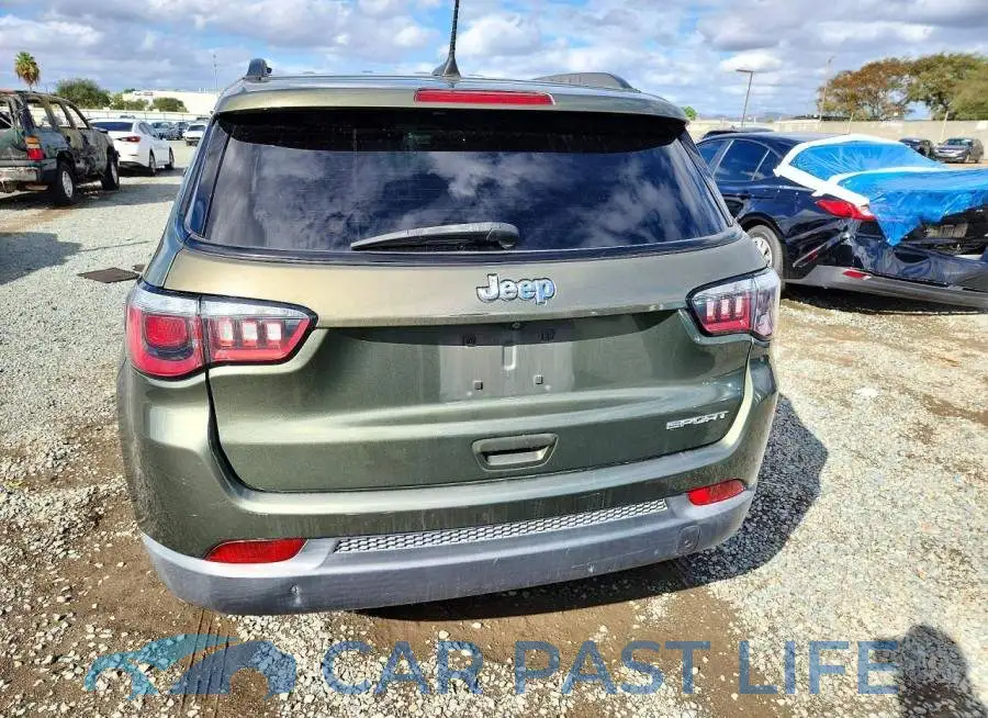 3C4NJCAB2JT105597# 6
