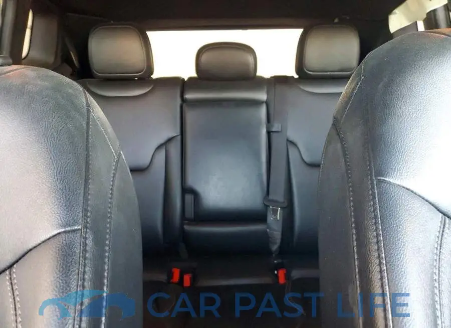 3C4NJDCN8ST565295# 10
