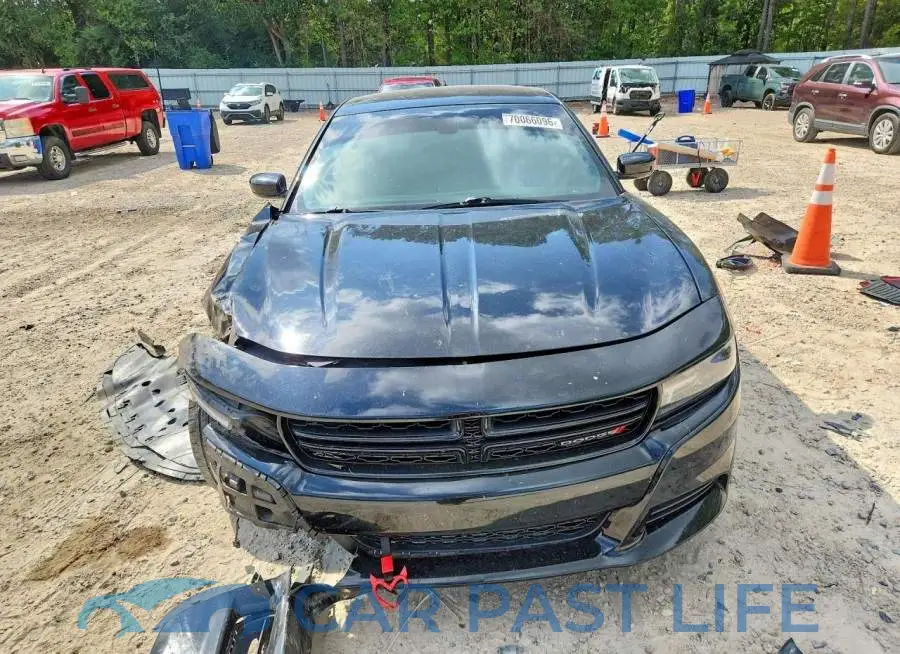 2C3CDXCT9JH252881# 5