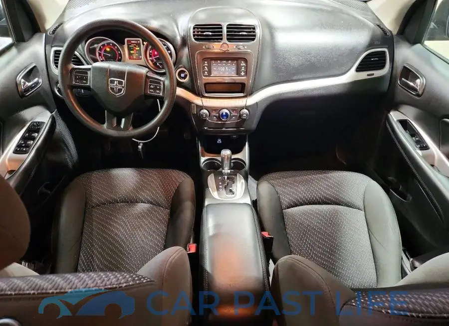 3C4PDCABXJT218195# 8