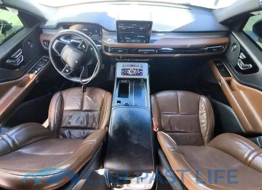 5LM5J7XC4LGL11009# 8