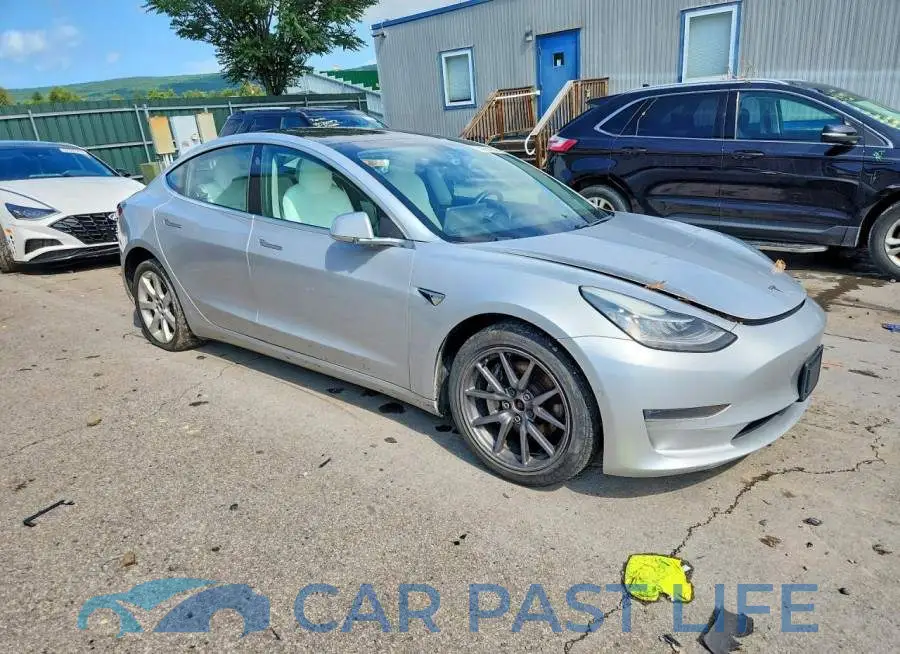 5YJ3E1EB5JF096189# 4