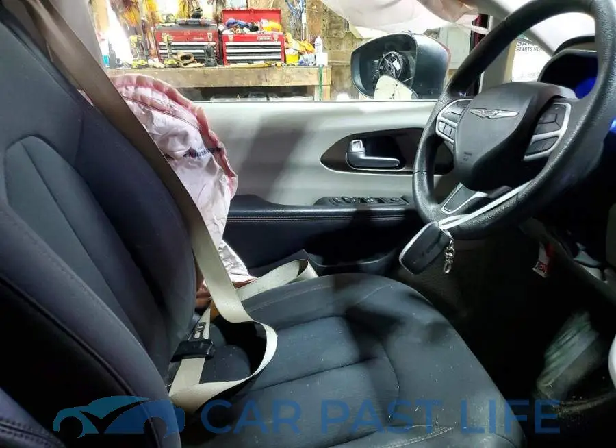 2C4RC1AG5JR101672# 7
