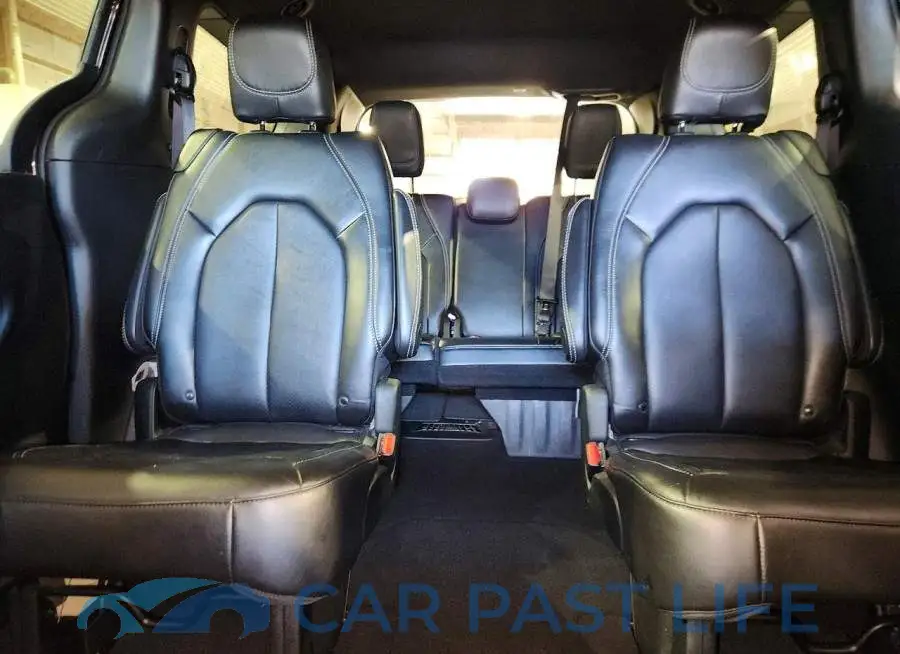 2C4RC1BG3TR196444# 10