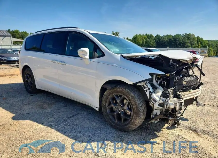2C4RC1EG3JR310841# 4