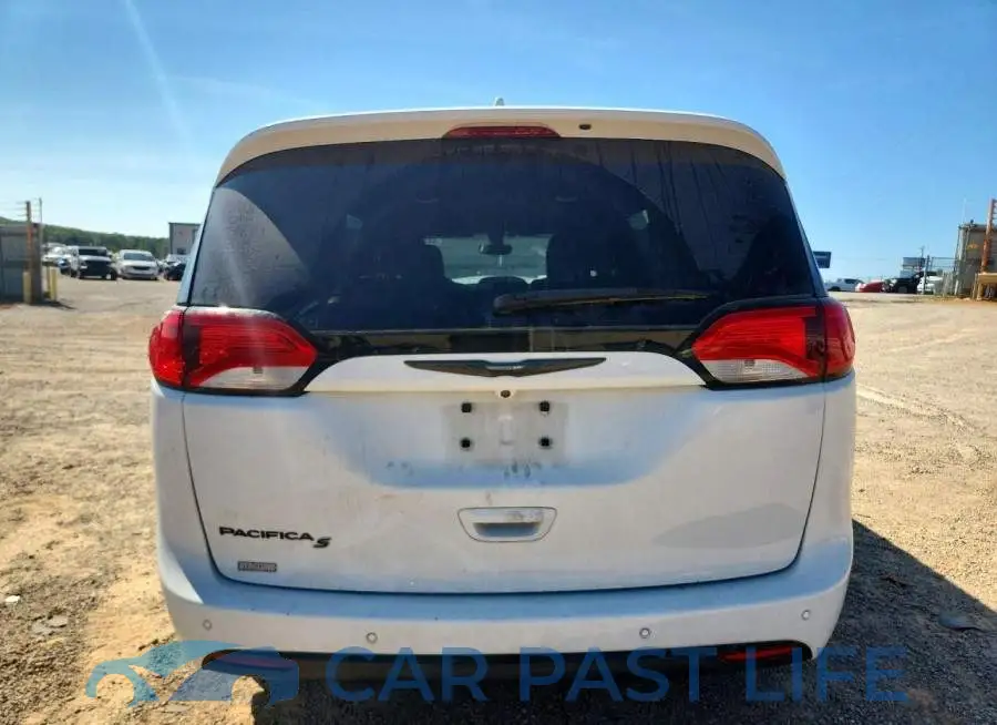 2C4RC1EG3JR310841# 6