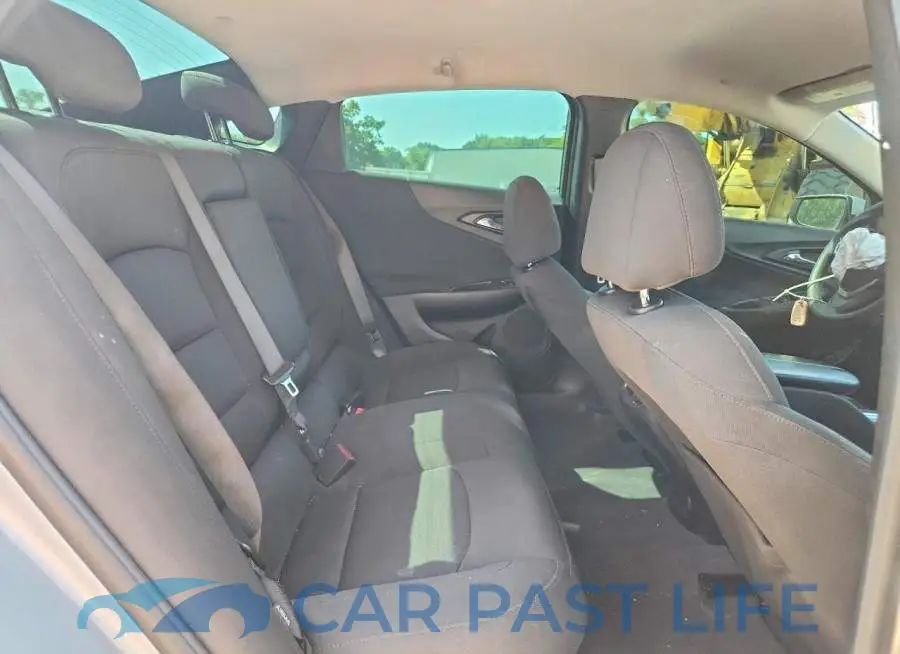 1G1ZD5ST4NF172058# 10
