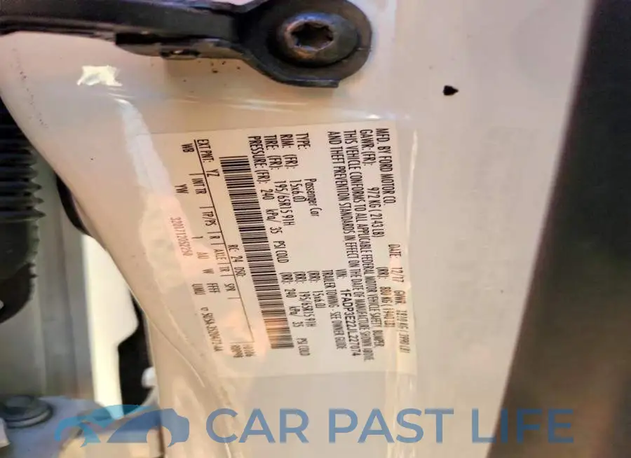 1FADP3E22JL227074# 12