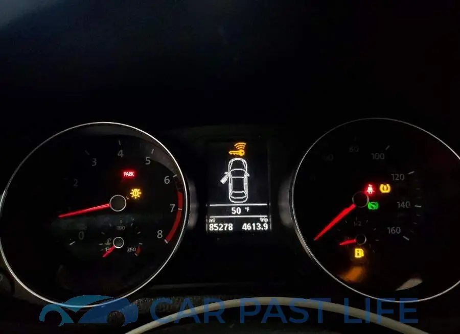 1VWBT7A3XHC000774# 9