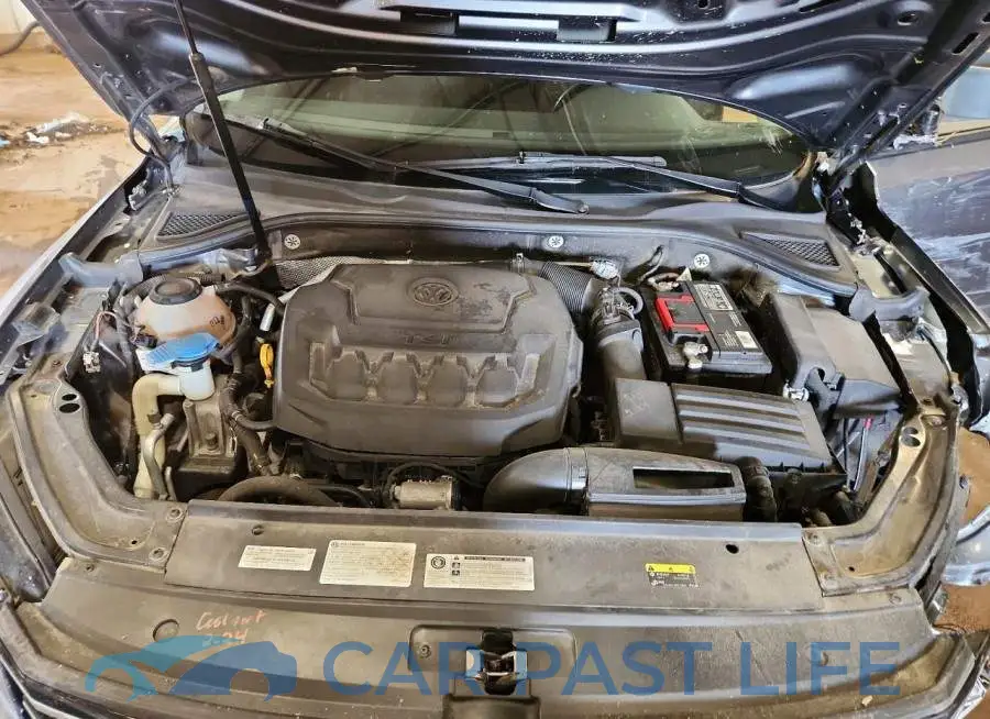 1VWLA7A33KC010662# 11
