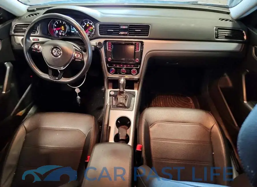 1VWLA7A33KC010662# 8