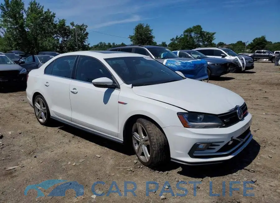 3VW5T7AJ1HM402774# 4