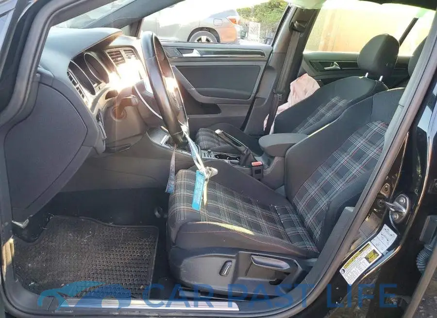 3VW5T7AU9HM017831# 7