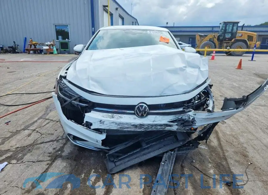 3VW5X7BU4SM008156# 5