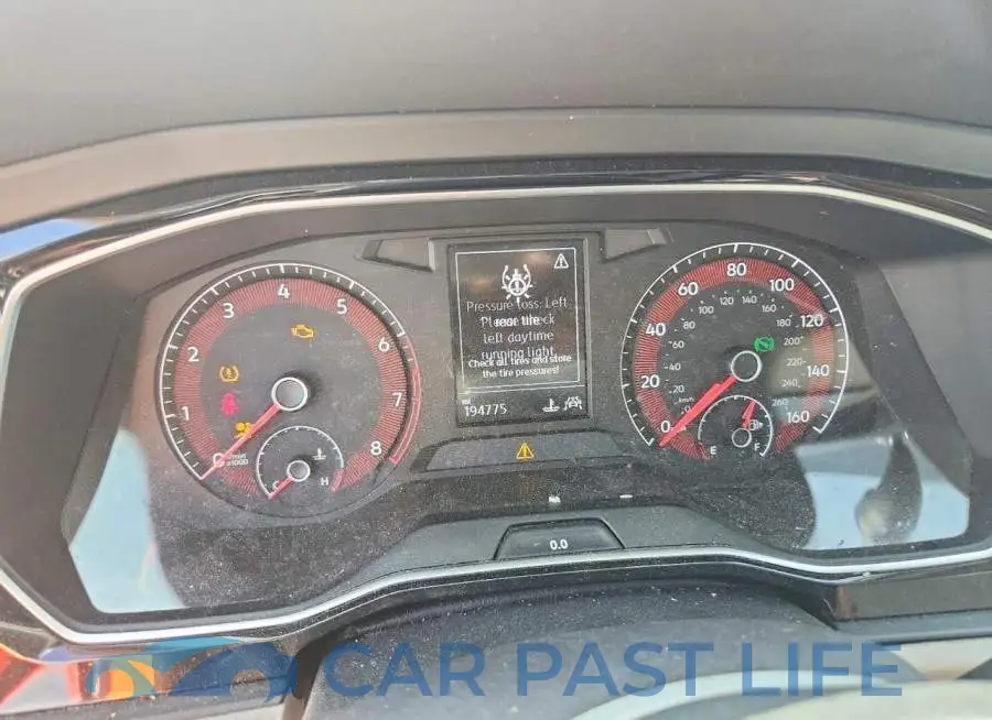 3VWCB7BU2KM204151# 9