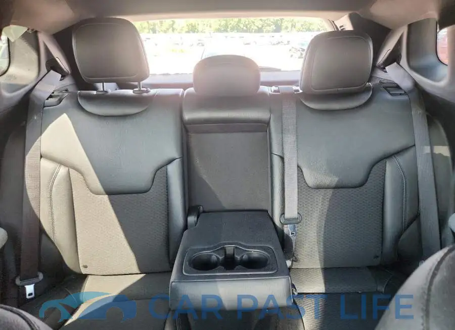3C4NJDBN4RT119057# 10