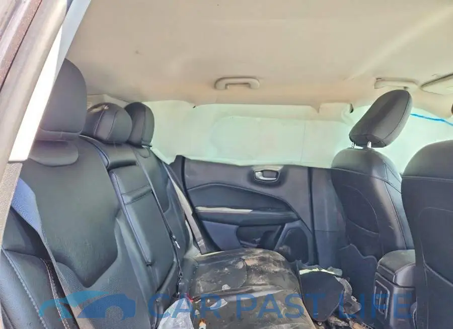 3C4NJDCB9JT365515# 11
