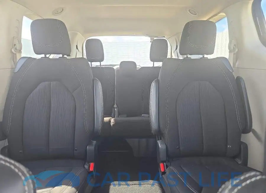 2C4RC1CG1RR186311# 10