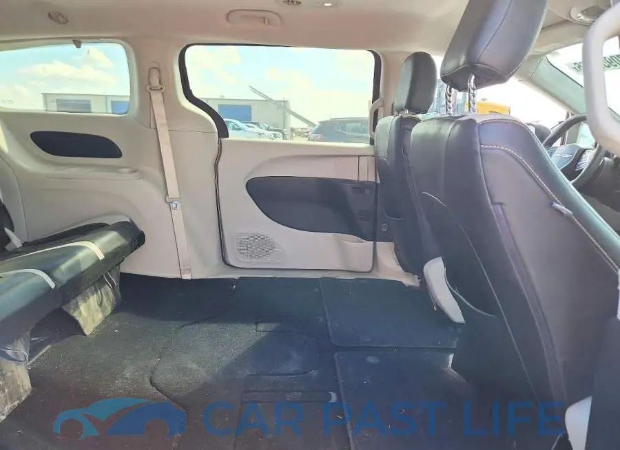2C4RC1DGXHR522177# 11