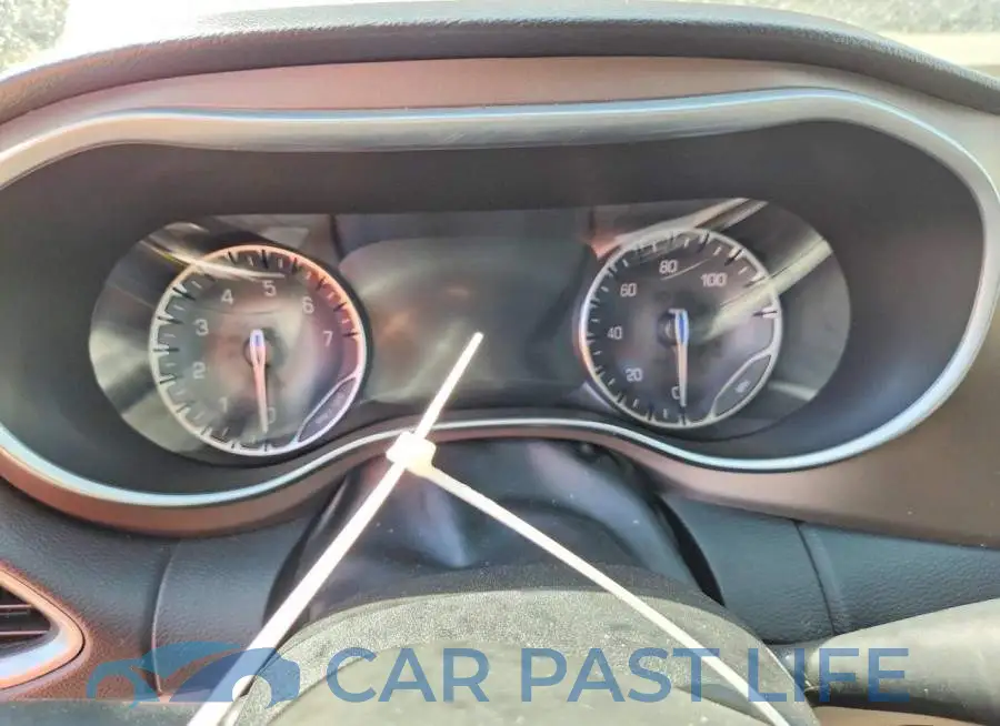 2C4RC1EG4JR260922# 9