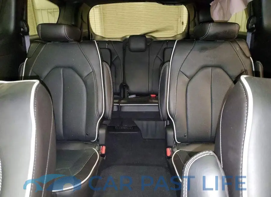 2C4RC3GG9TR190782# 10