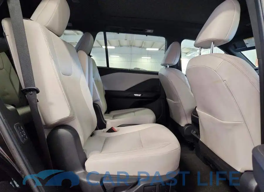 5TDAAAB61RS010197# 11