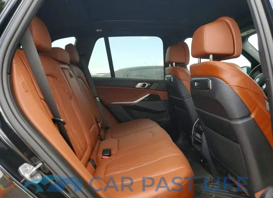 5UX13EU03T9077835# 11
