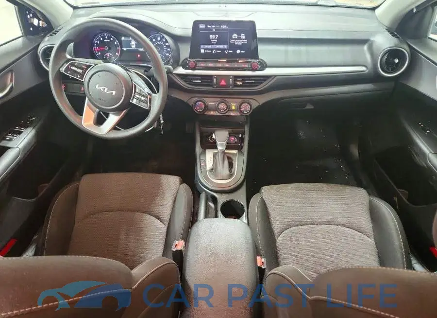 3KPF24AD8RE743202# 8