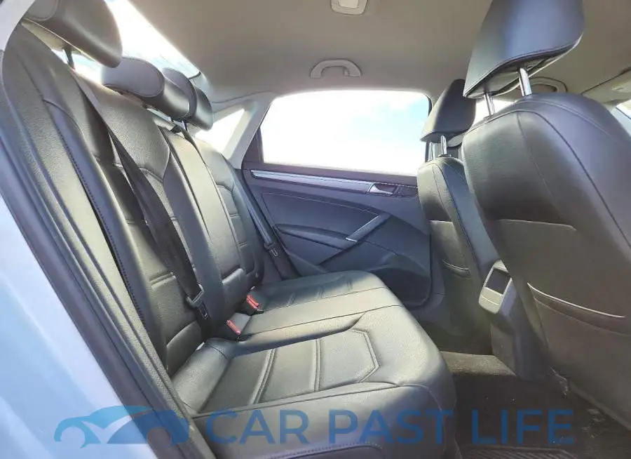 1VWDT7A33HC015559# 10