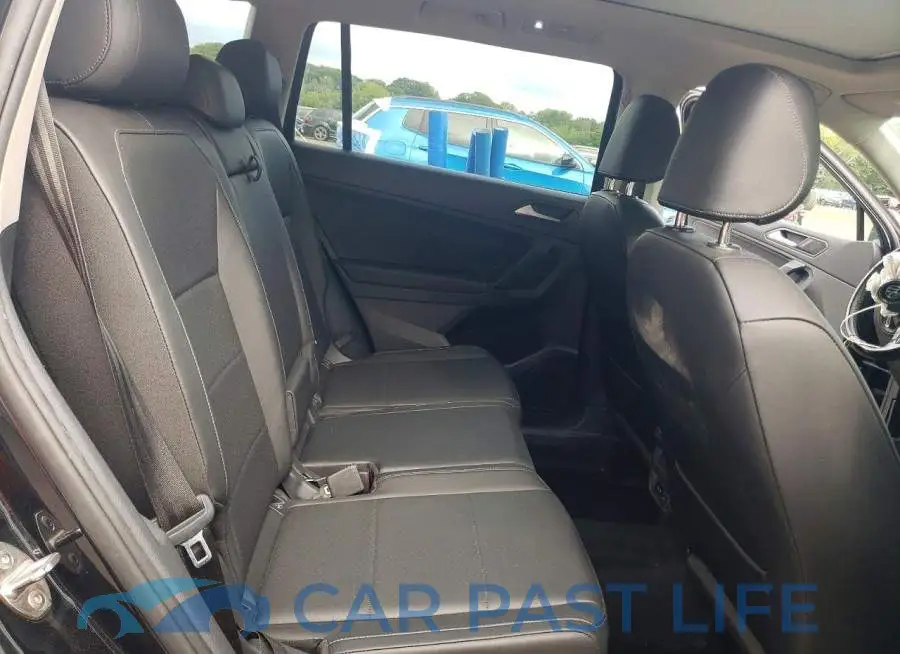 3VV2B7AX7KM077571# 10