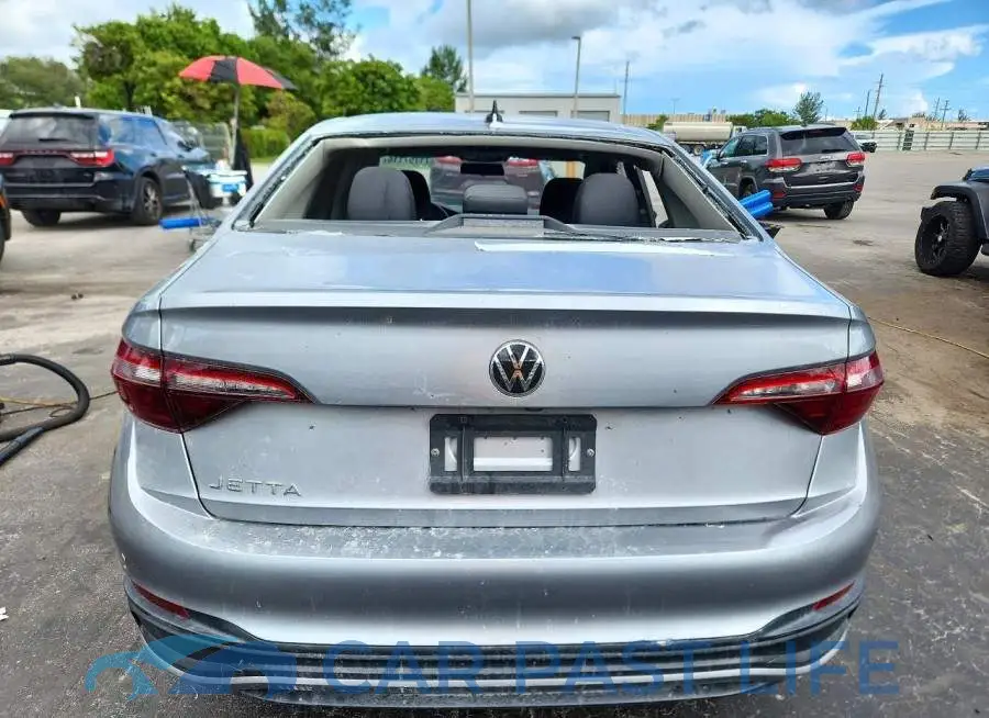 3VWCM7BU7NM005823# 6