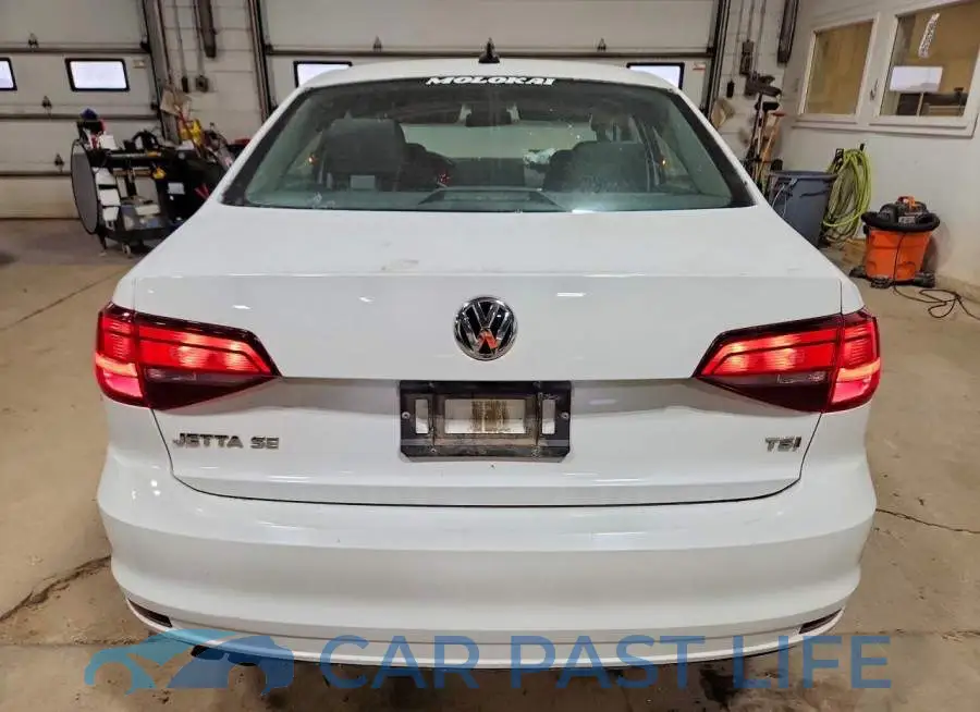 3VWDB7AJ0HM404272# 6