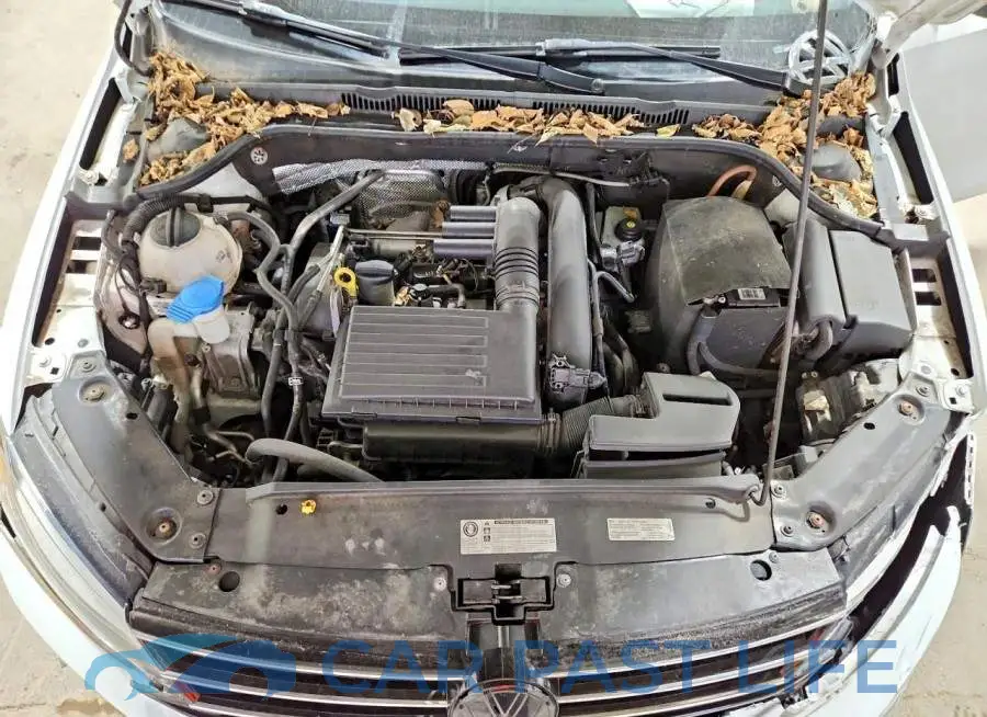 3VWDB7AJ0HM404272# 11