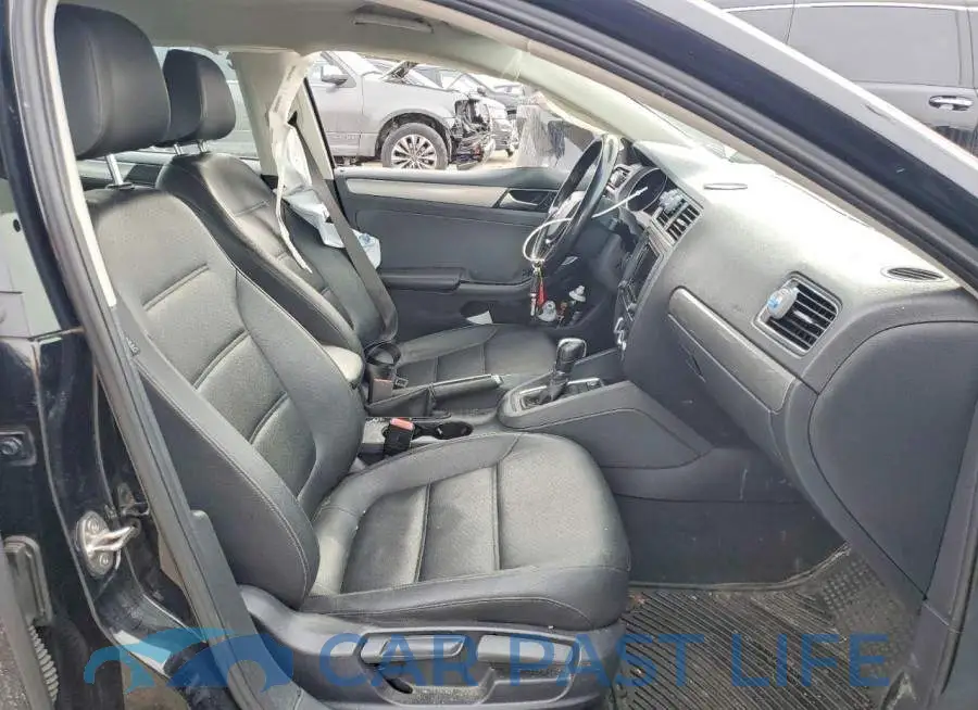 3VWDB7AJ2HM200864# 7