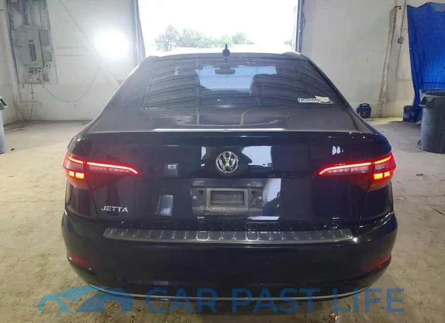 3VWEB7BU9KM186983# 6