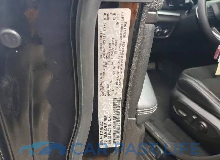 1C4RJKAG2R8517858# 14