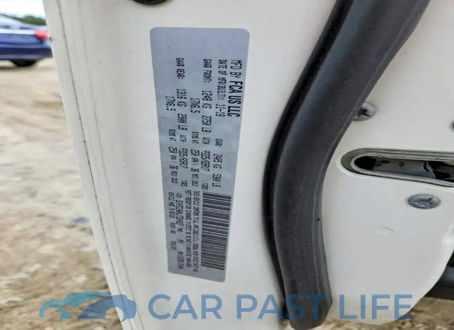 3C4PDCABXJT524927# 14
