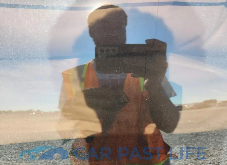 5YJ3E1EB3PF393616# 8