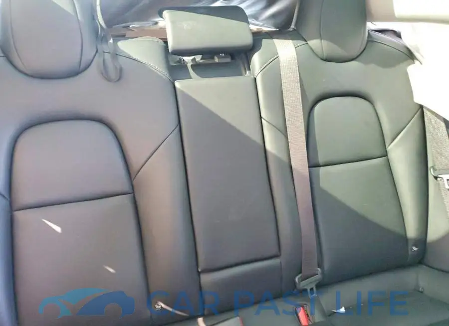 5YJ3E1EB5JF117560# 10