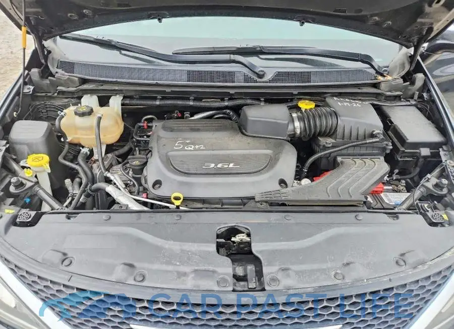 2C4RC1GG2JR121594# 12