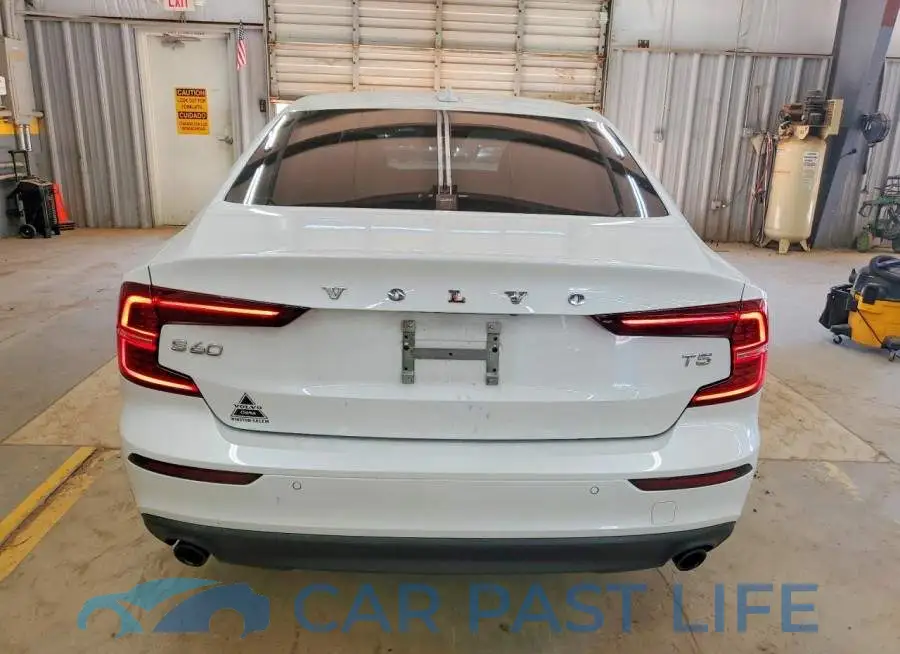 7JR102FK3LG045679# 6