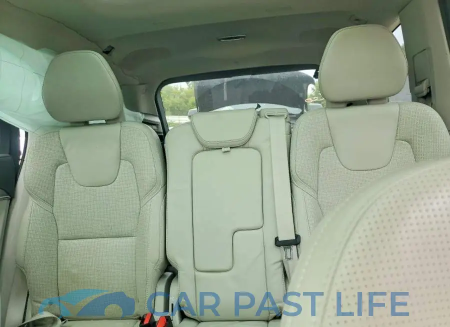 YV4A22PL8M1703045# 10