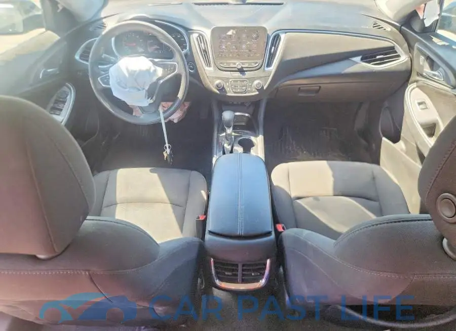 1G1ZD5ST2SF111187# 8