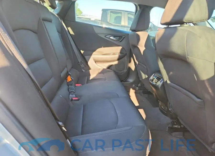 1G1ZD5ST5JF205823# 10
