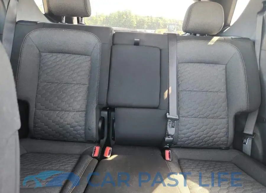 2GNAXKEV1M6113735# 10