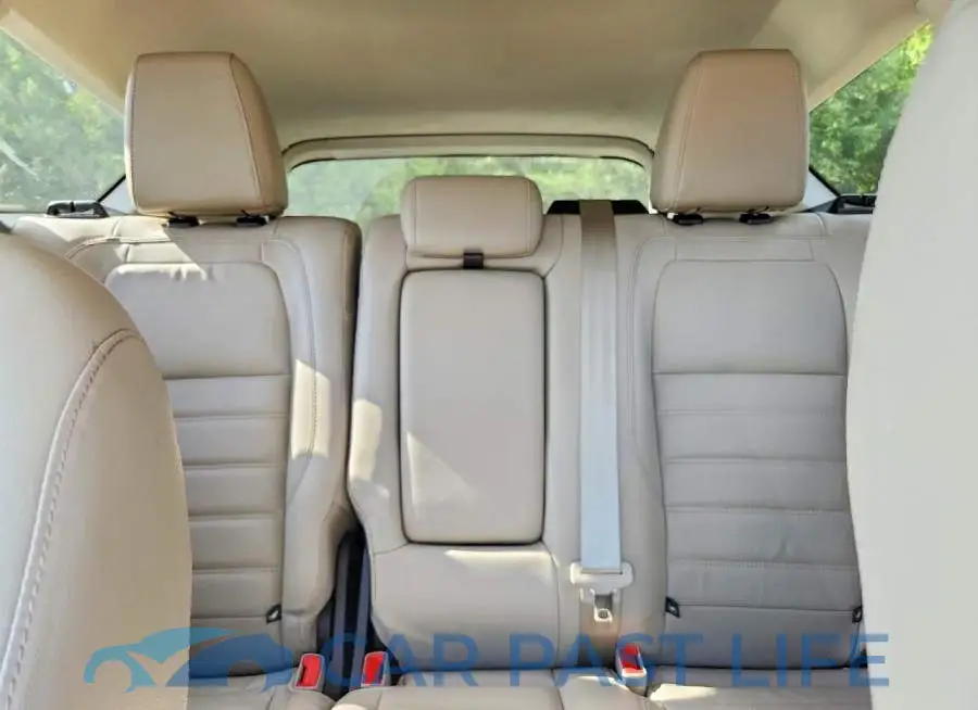 1FMCU9J97JUA17497# 10