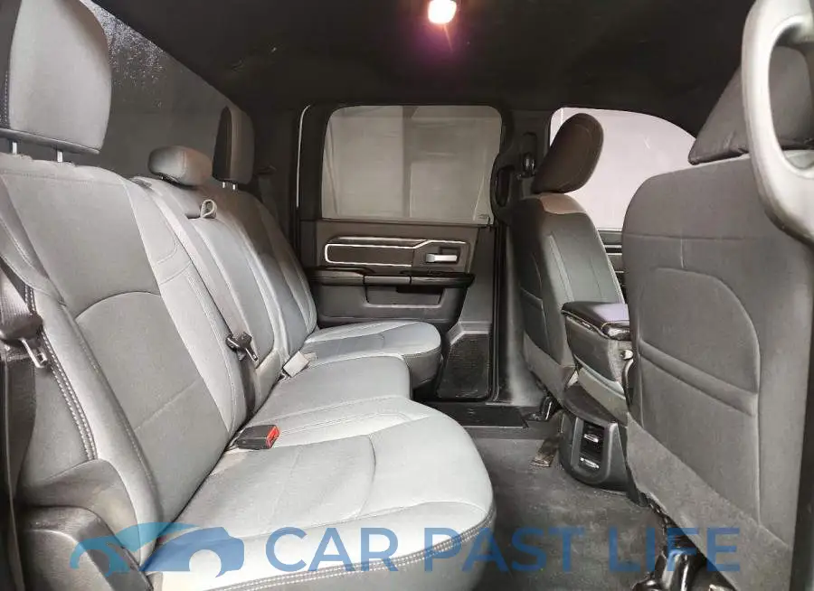 3C6UR5JJ2PG562085# 10